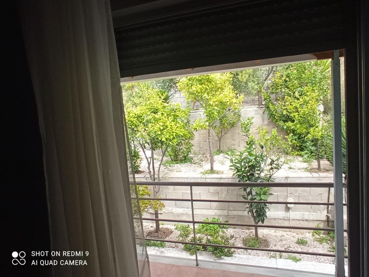 Whole Apartment In Loutsa With Amazing View エクステリア 写真